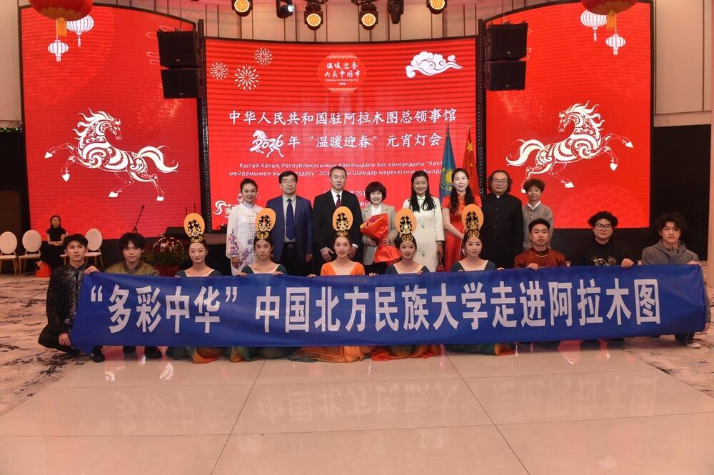 Стремление Китая и Казахстана навстречу друг другу стало образцом добрососедского сотрудничества - Люй И. Фото: Генконсульство КНР в Алматы