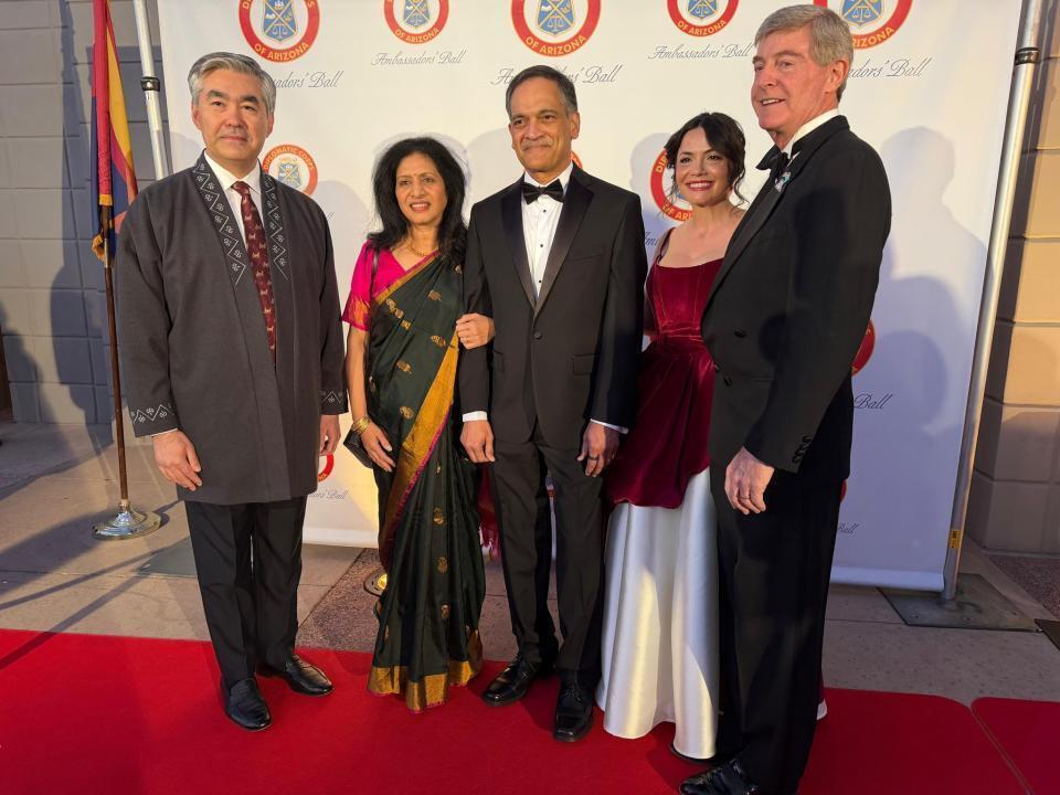 Финикс қаласында Қазақстан Республикасына арналған Елшілердің жыл сайынғы балы өтті