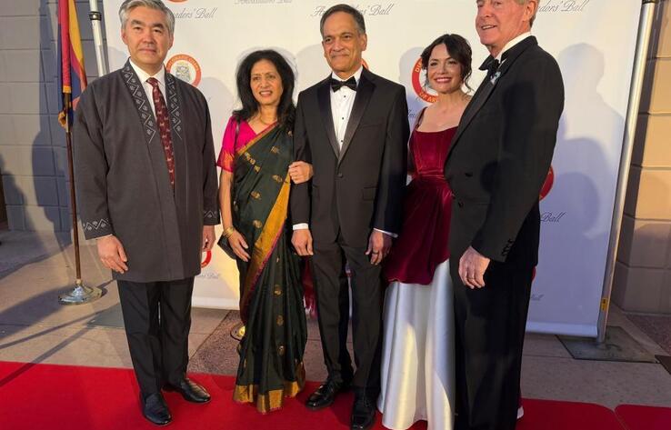 Финикс қаласында Қазақстан Республикасына арналған Елшілердің жыл сайынғы балы өтті