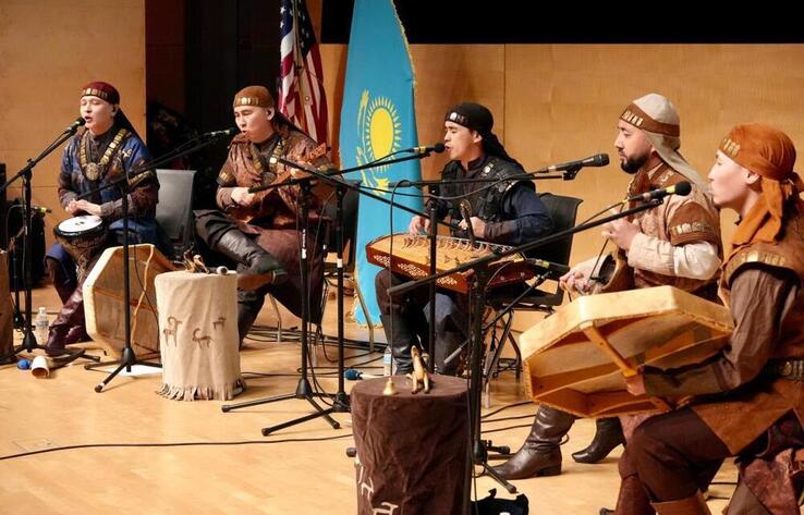 "Тұран" этно-фольклорлық ансамблі Сан-Франциско сахнасында өнер көрсетті