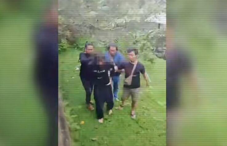 Опубликовано видео задержания подозреваемого в двойном убийстве в Атырауской области
