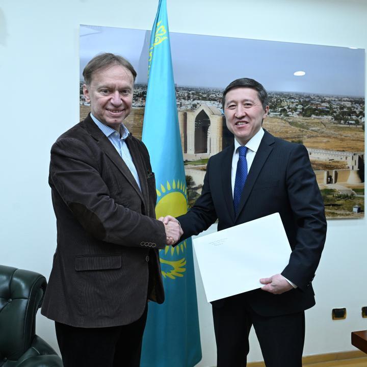 Босния және Герцеговина Елшісі сенім грамотасының көшірмесін табыстады