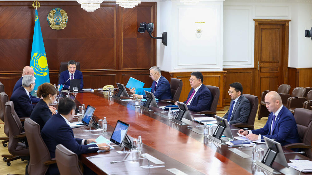 Үкіметте автожол жобалары мен өңіраралық жолдарды дамыту жөніндегі Президент тапсырмаларын жүзеге асыру барысы қаралды