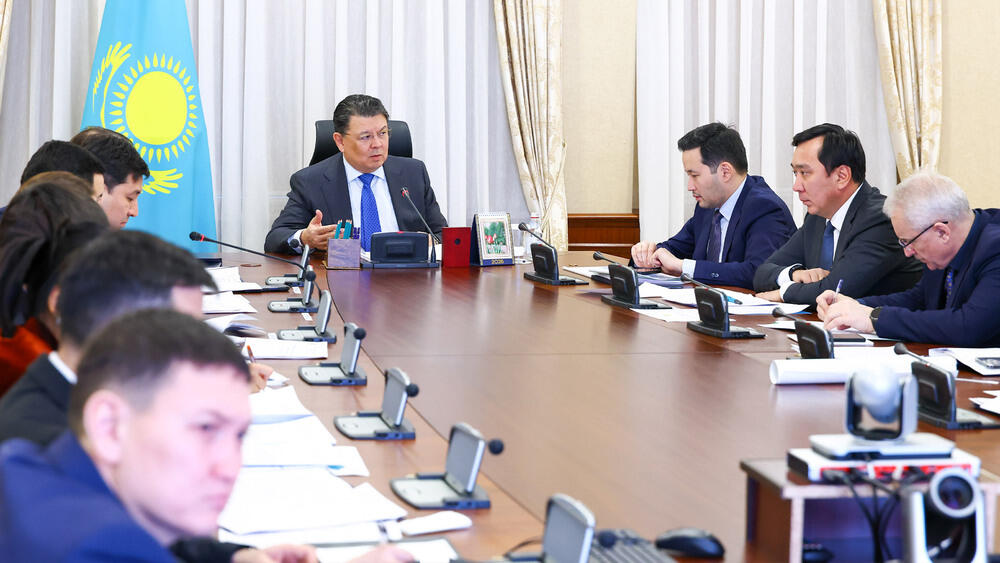 Модельдеуден инженерлік шешімдерге дейін: Үкіметте көктемгі су тасқыны кезеңіне дайындық барысы талқыланды