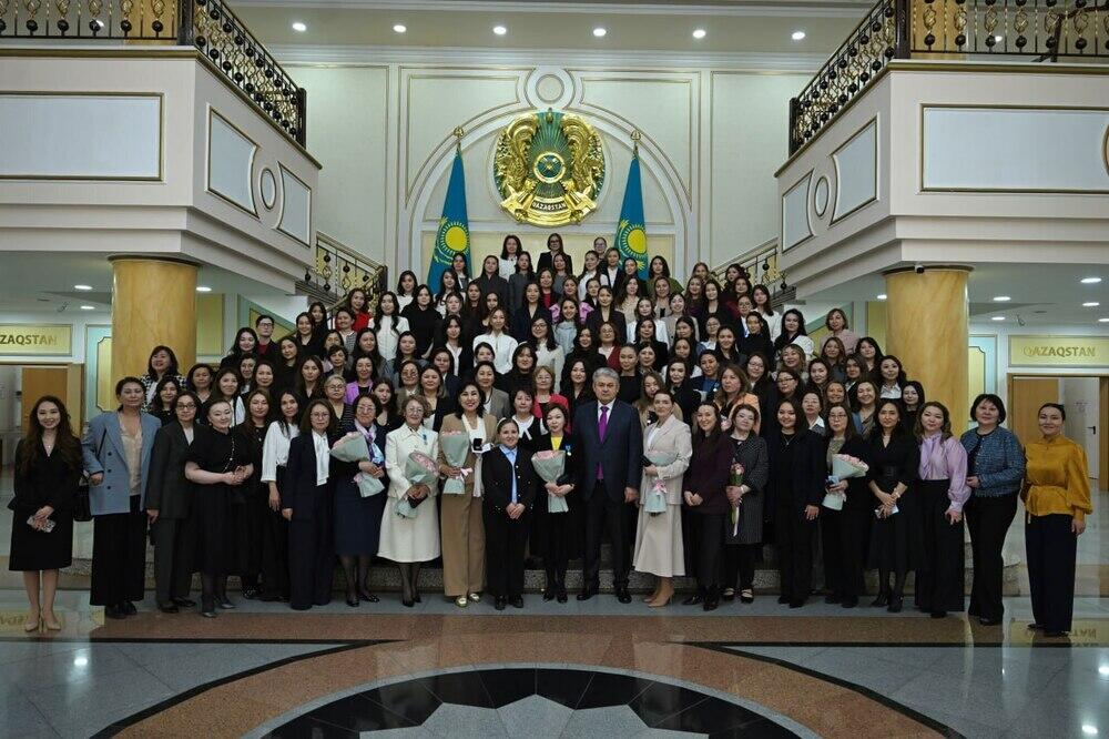 Қазақстан СІМ-де Халықаралық әйелдер күніне орай салтанатты жиын өтті