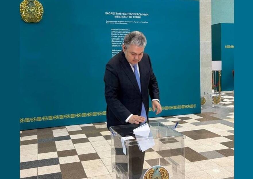 Министр иностранных дел Казахстана проголосовал на референдуме