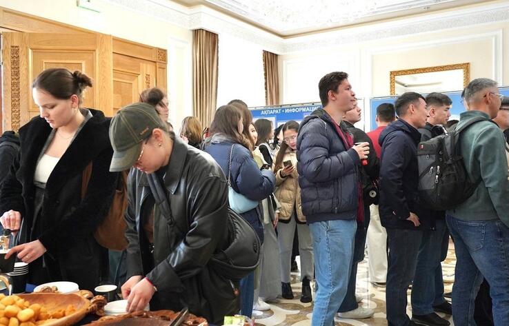 МИД: К 14.00 за рубежом открылись 66 участков референдума Казахстана