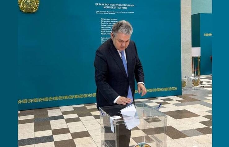 Министр иностранных дел Казахстана проголосовал на референдуме