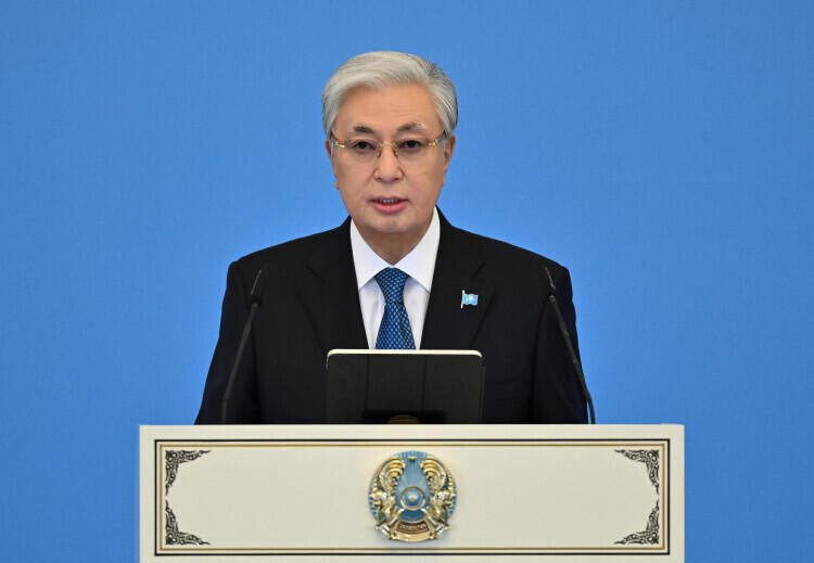 Президент выступил на торжественном мероприятии по случаю принятия Конституции