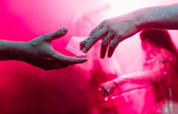 Алкоголь, наркотики и веселящий газ: нарушения с участием подростков выявлены в ночных клубах Астаны 