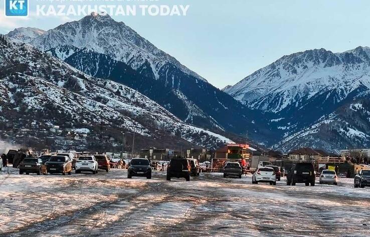 Развлекательный комплекс в окружении кладбищ: будут ли демонтировать?