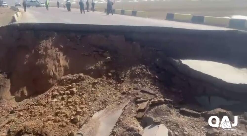 Дорога обрушилась на трассе в Алматинской области из-за талых вод