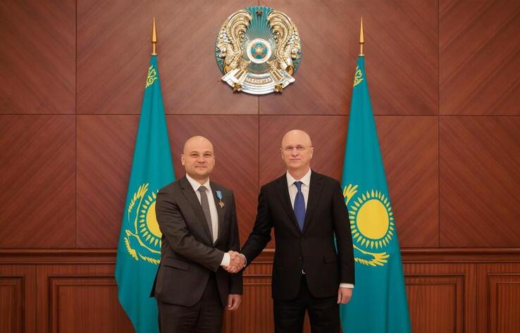 Участникам эвакуации казахстанцев из стран Ближнего Востока вручены госнаграды от имени президента