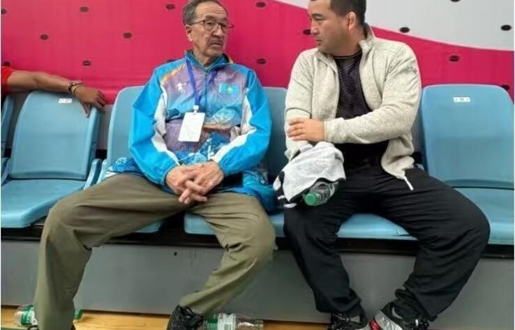 Как казахстанский наставник повлиял на развитие борьбы в Синьцзяне