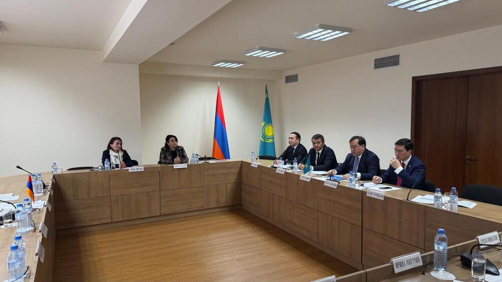 Қазақстан мен Армения консулдық консультациялар өткізіп, консулдық саладағы ынтымақтастықты кеңейтуге мүдделі екенін білдірді