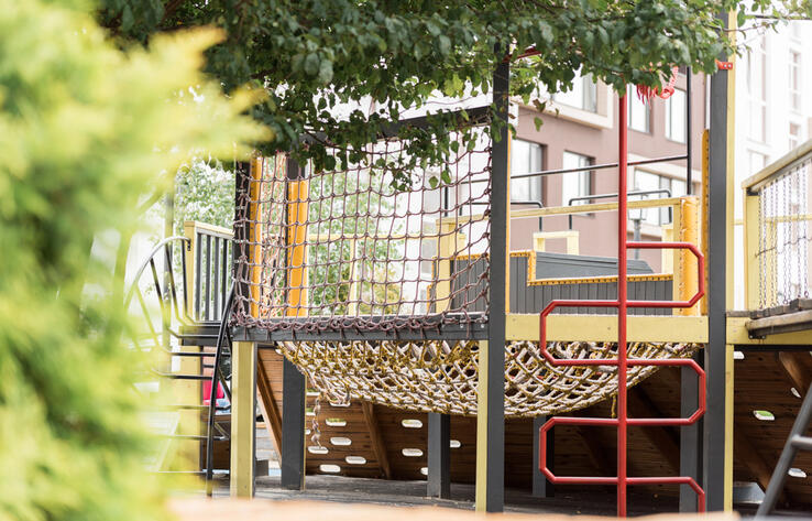 Карагандинец напал на мальчика на детской площадке 
