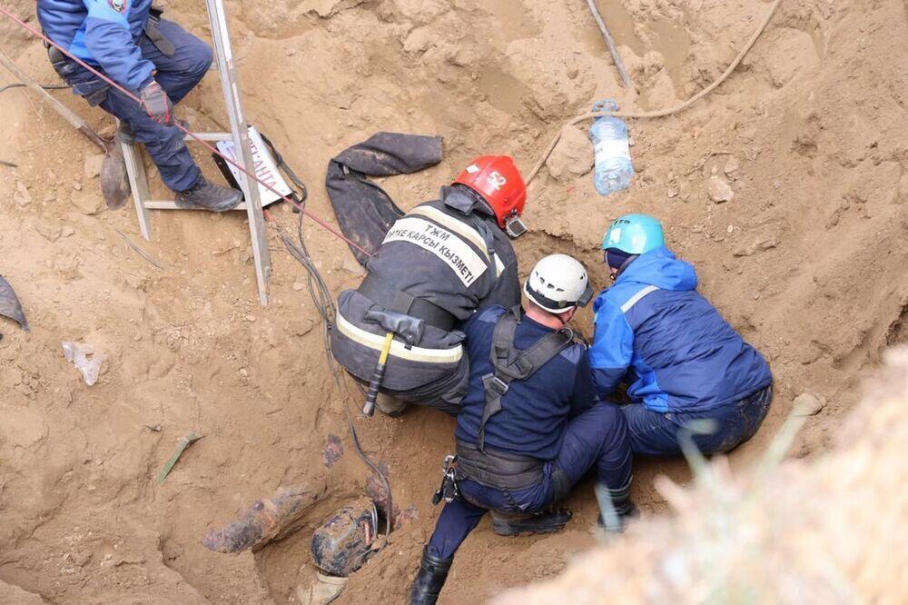 Двое рабочих погибли при обвале грунта в Павлодаре