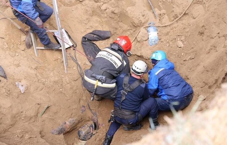 Двое рабочих погибли при обвале грунта в Павлодаре