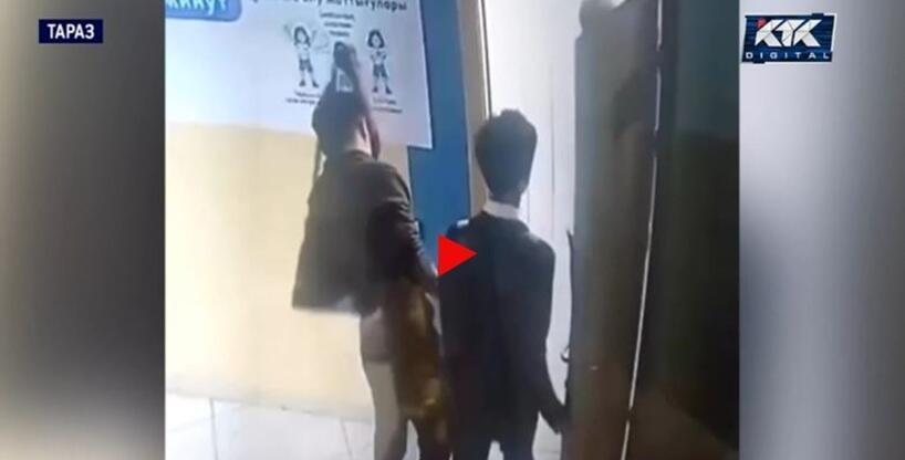 Школьник потерял глаз после избиения в гимназии Тараза