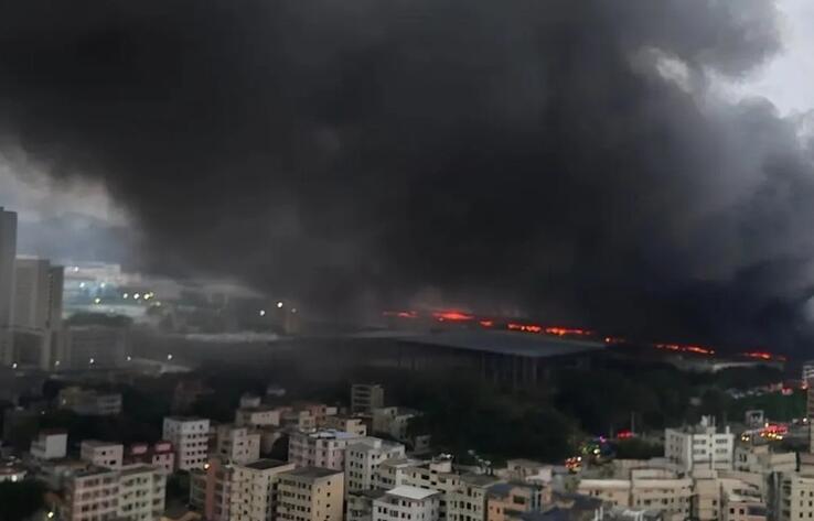 Fire broke out early in the morning in the Pingshan district of Shenzhen at a parking facility for electric vehicles