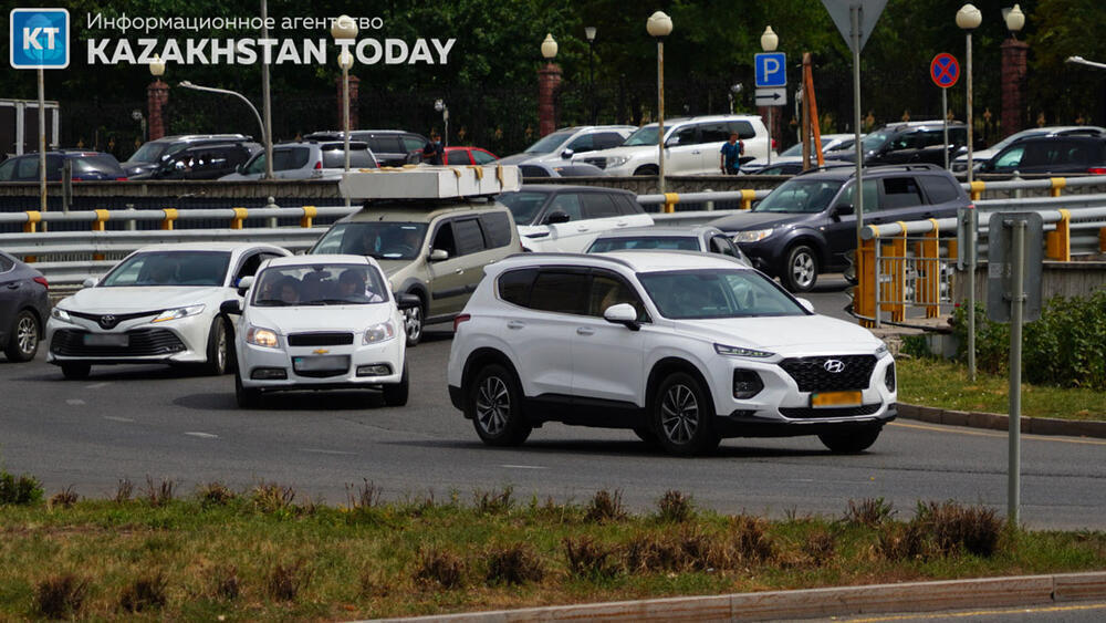 В Алматы образовались 10-балльные пробки из-за дождя