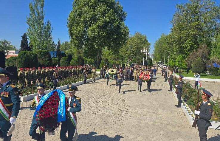Тәжікстанда тәжік-ауған шекарасында қаза тапқан қазақстандық жауынгерлерді еске алды