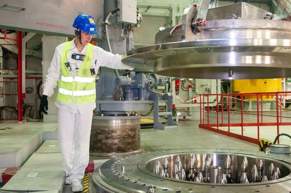 Первую в мире утилизацию токсичных ядерных отходов в реакторе произвели в России