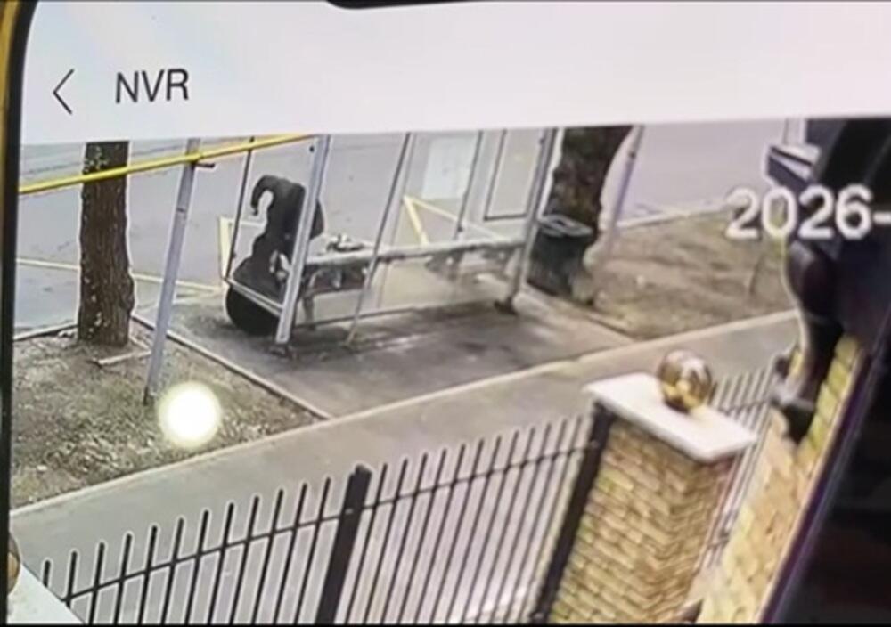 Неизвестный жестоко избил пожилую женщину в Алматы