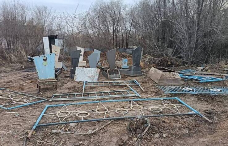 Надгробные памятники и оградки воровали и сдавали в пункт приема металла в Астане 