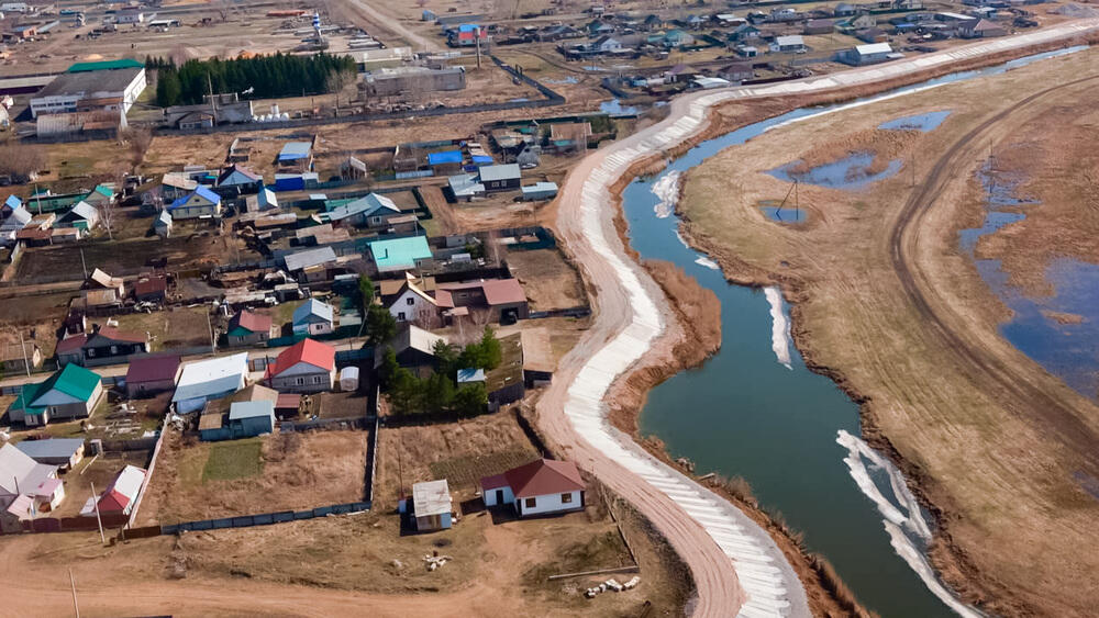 Қанат Бозымбаев Солтүстік Қазақстан облысында су тасқынының екінші толқынының өту барысын тексерді