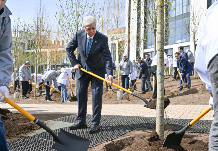Мемлекет басшысы "Таза Қазақстан" республикалық экологиялық акциясына қатысты