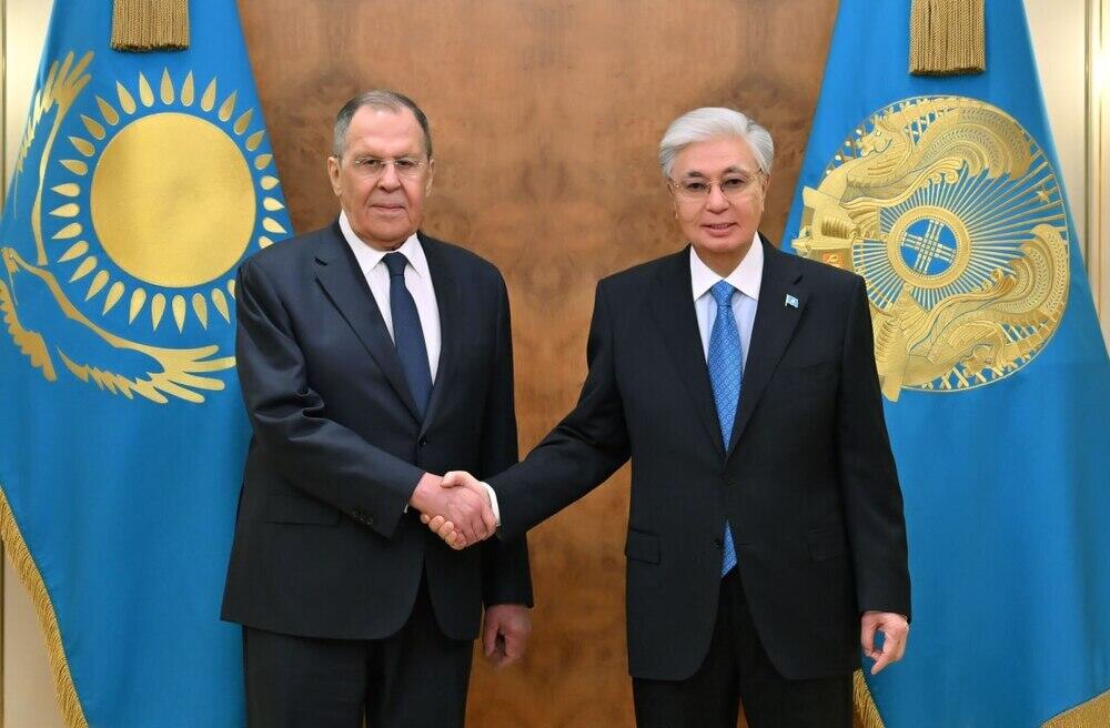 Kassym-Jomart Tokayev meets Russia’s FM Sergey Lavrov