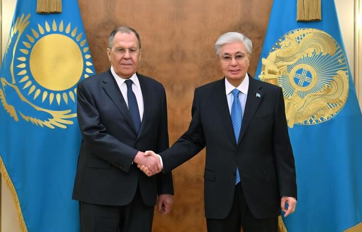 Kassym-Jomart Tokayev meets Russia’s FM Sergey Lavrov