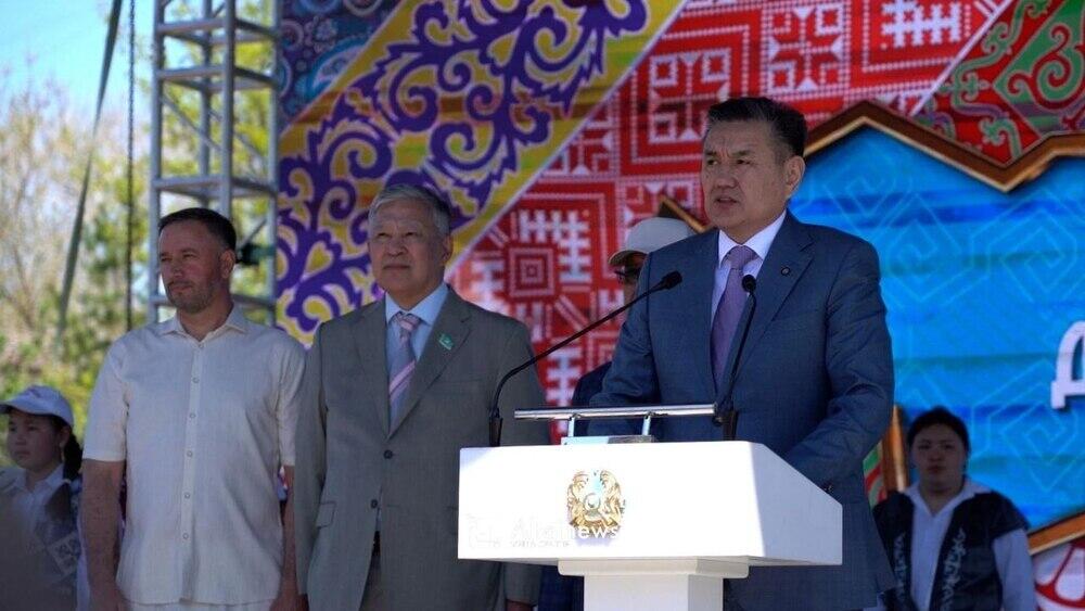 Аким ВКО поздравил жителей области с Днем единства народа Казахстана
