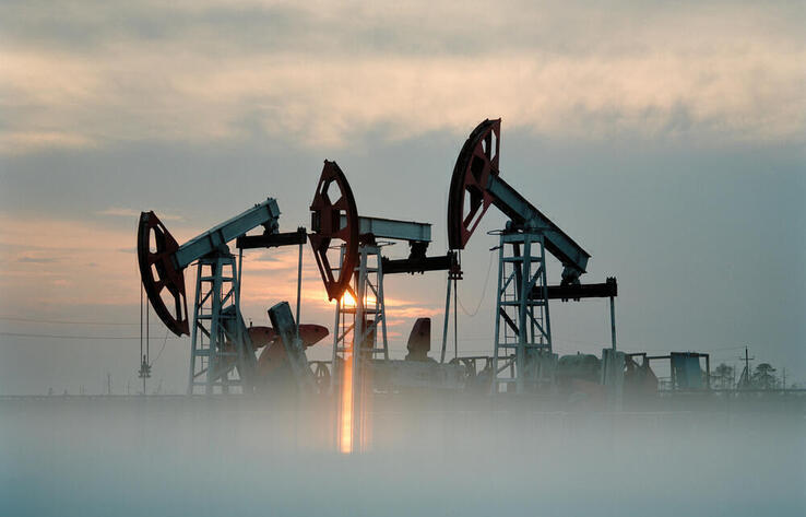 Страны ОПЕК+ договорились увеличить объем добычи нефти 