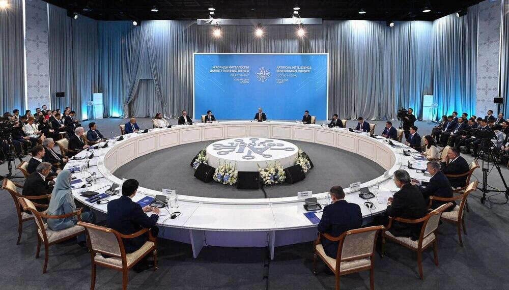 Внести предложения по оценке влияния цифровой экономики на ВВП поручил правительству Токаев 
