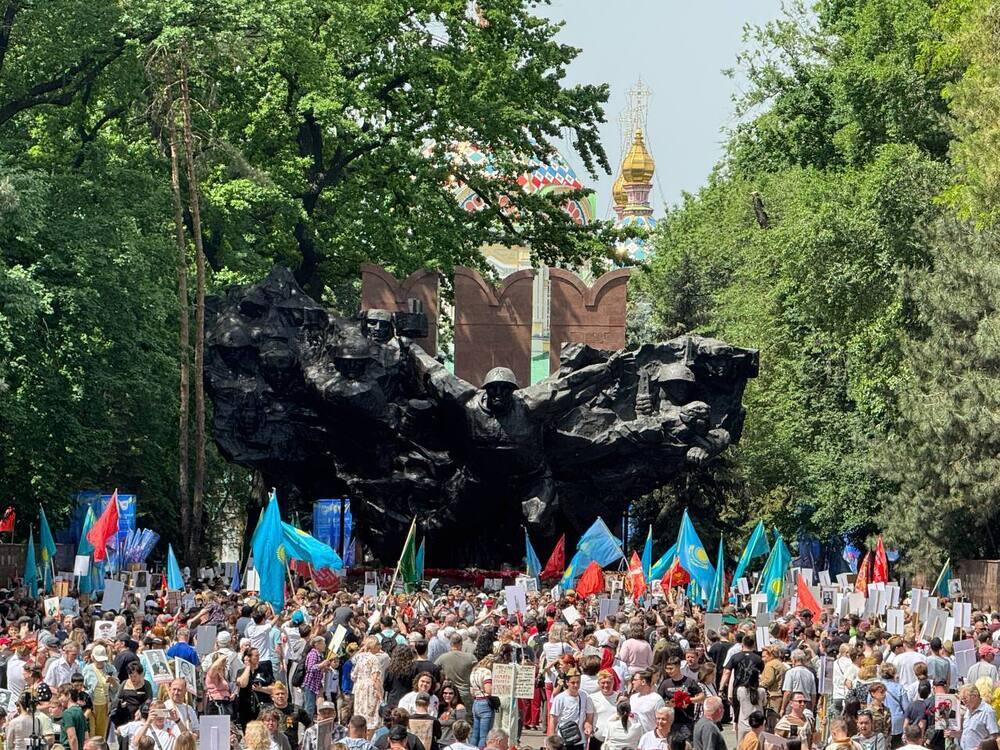 Акция "Батырларға тағзым - мәңгі жадымызда" состоялась в Алматы

