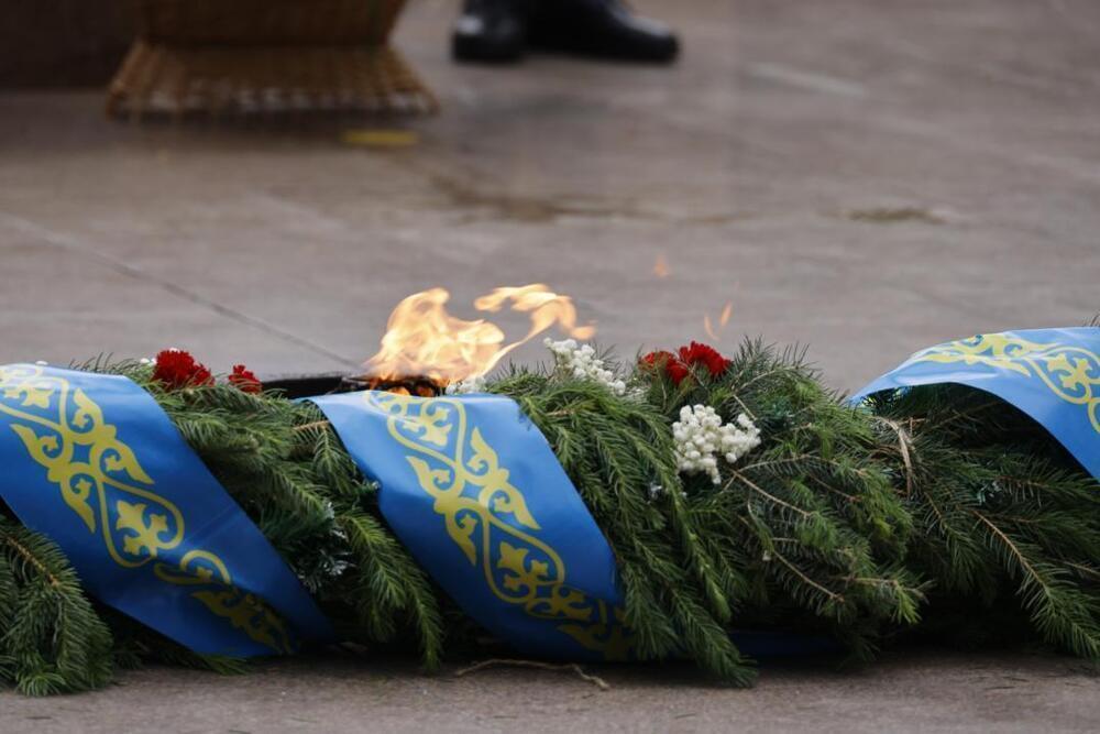 People Gather at the Eternal Flame to Honor WWII Heroes. Images | gov.kz