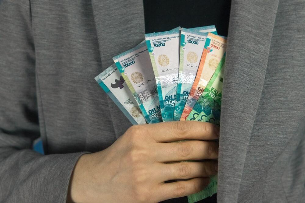 В Казахстане введут уголовную ответственность за обещание дать взятку