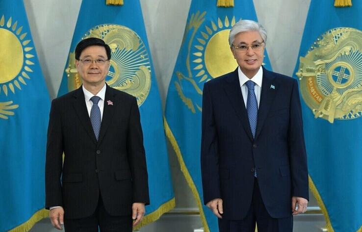 Tokayev, Hong Kong Chief Executive Discuss Investment, AI and Transport Connectivity