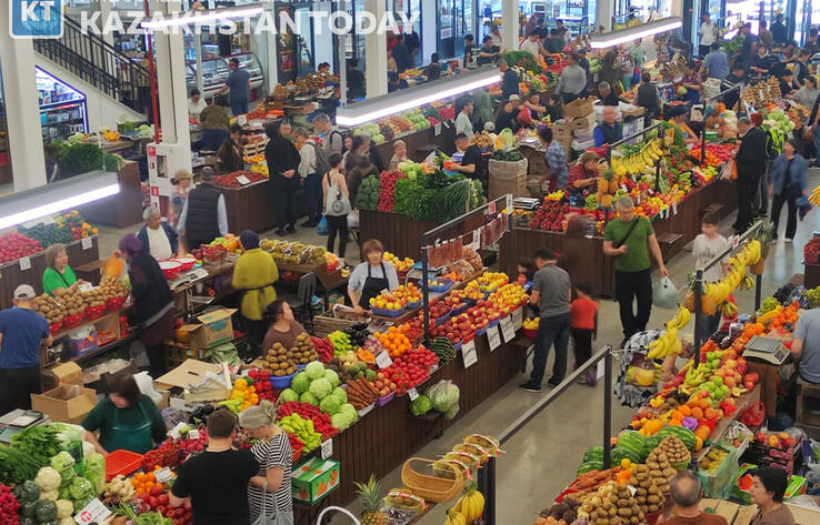 На продовольственных рынках Казахстана ужесточат контроль за ценами и посредниками