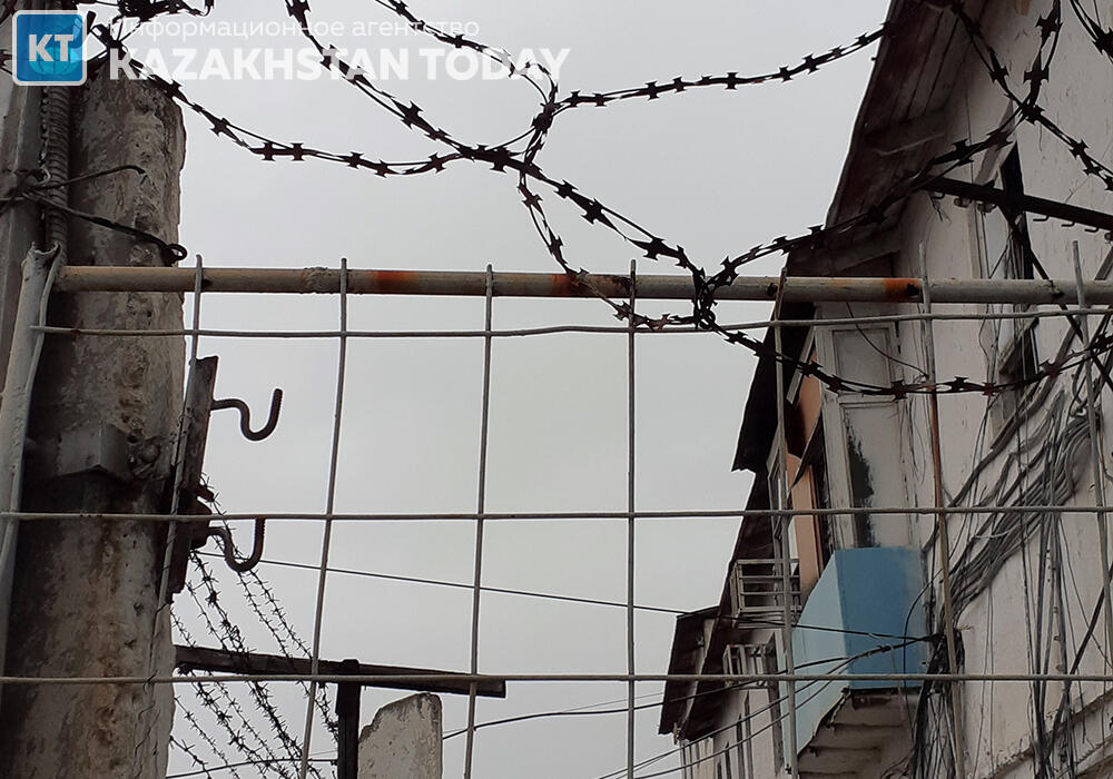 Вымогали деньги у заключенных: в Алматинской области осудили участников ОПГ