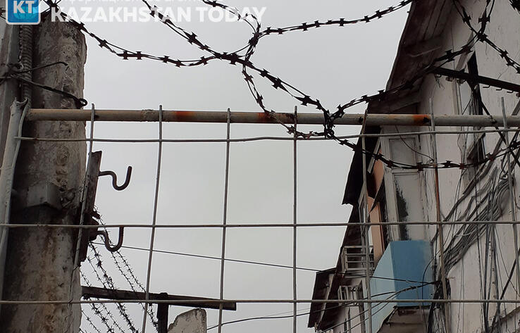 Вымогали деньги у заключенных: в Алматинской области осудили участников ОПГ