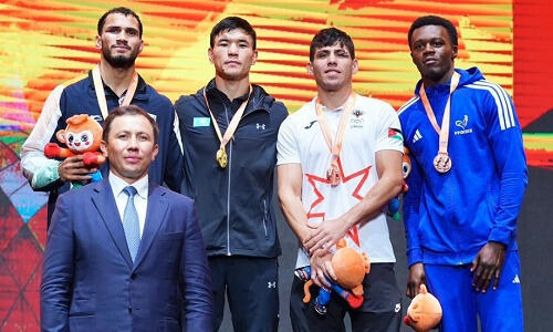 Казахстан завоевал восемь медалей по боксу на Кубке мира в Китае