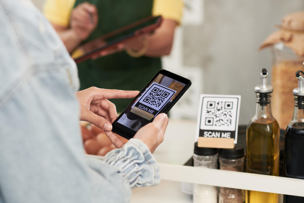 В Казахстане иностранные туристы смогут оплачивать покупки через QR
